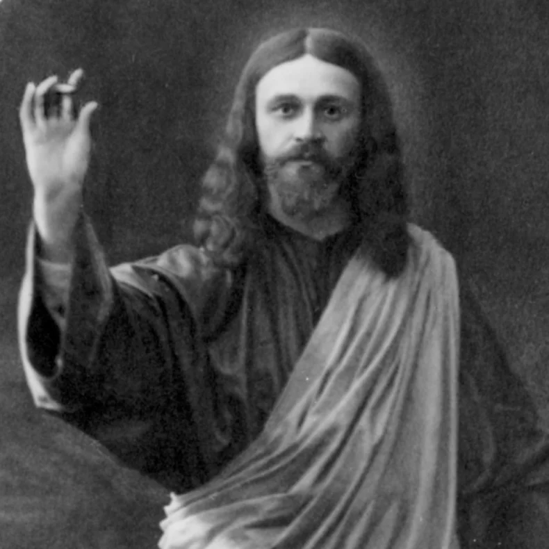 Auf dem Bild ist der Christusdarsteller des Jahres 1922 zu sehen